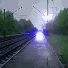 闪电会飞进房间吗,一个球状闪电飞进屋里