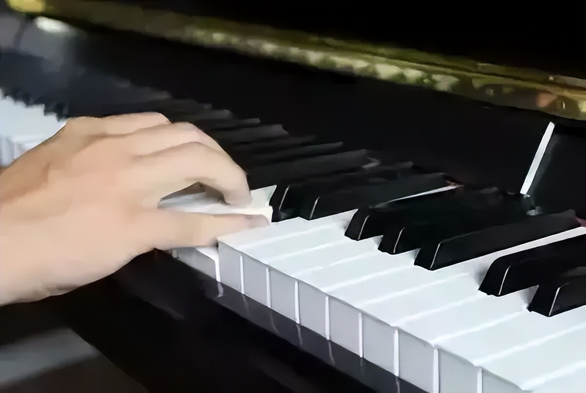 遇到双音或者三音钢琴如何连奏,钢琴双音连奏怎么练