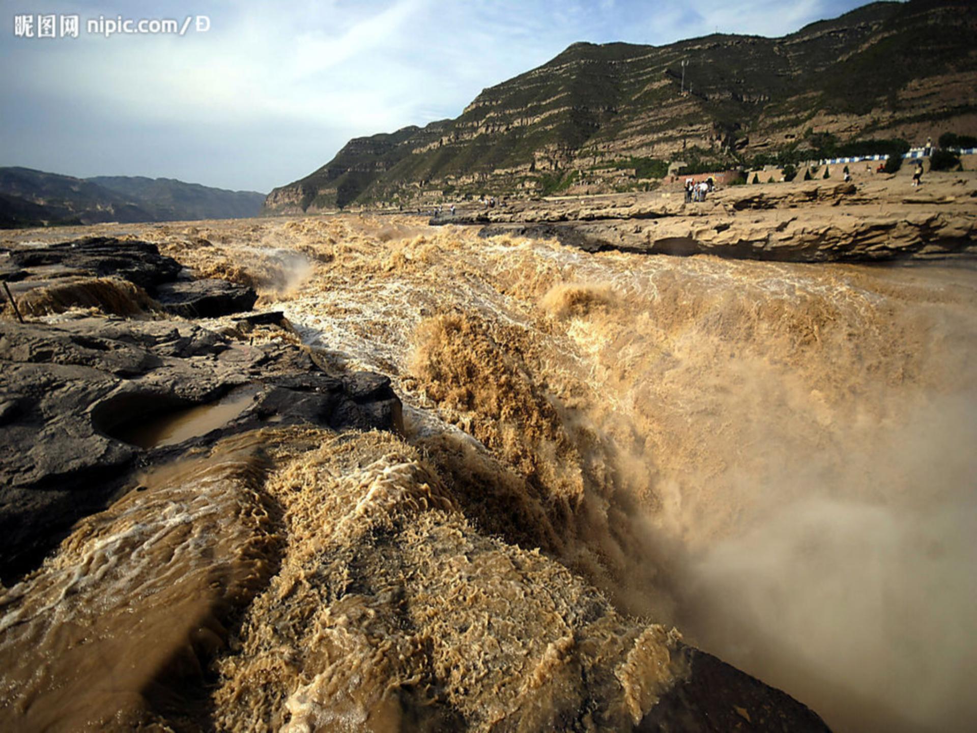 青年教师课堂大赛获奖篇目：安塞腰鼓（八年级下册）