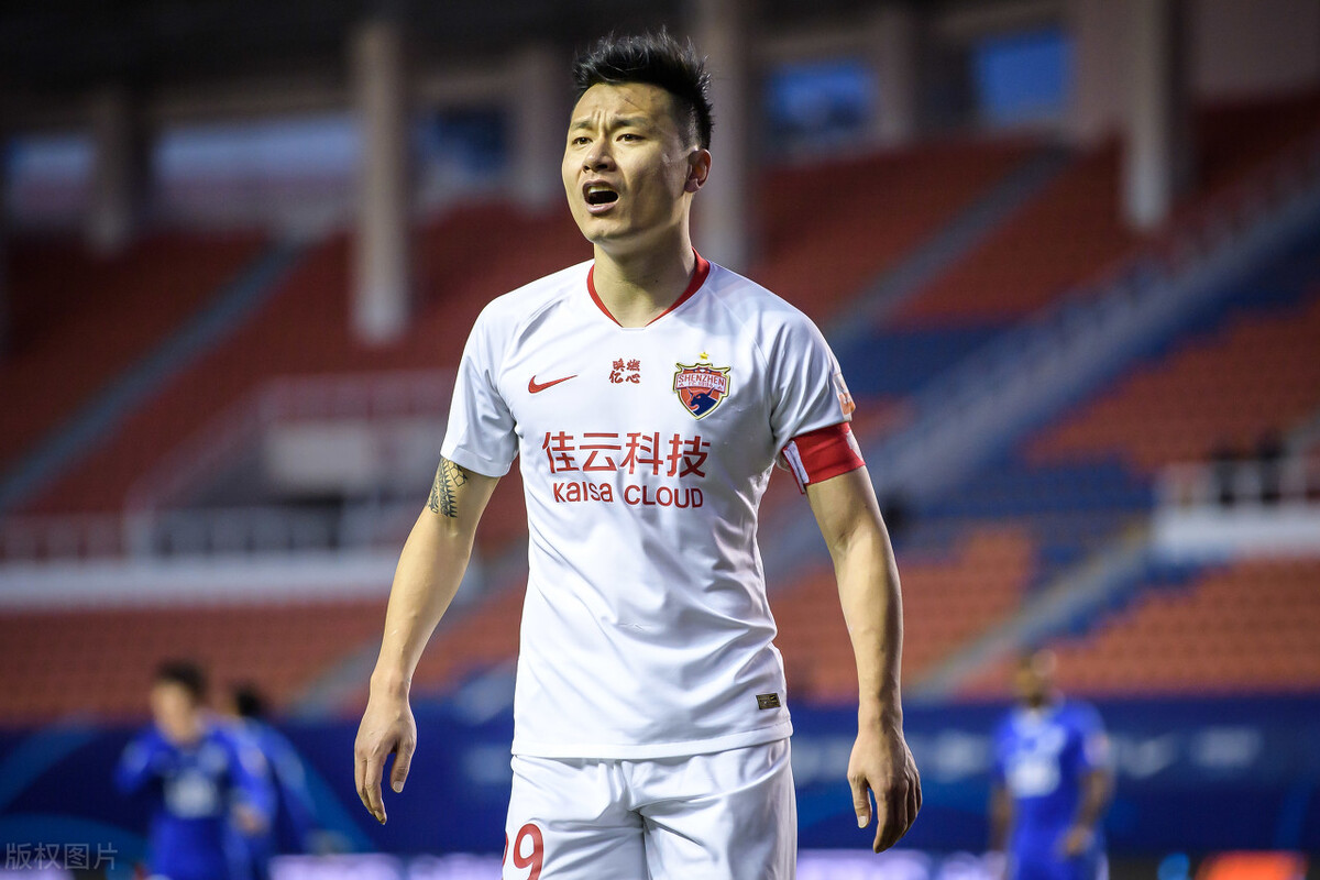 深圳队宣布李章洙下课,足球之夜李章洙告别青岛