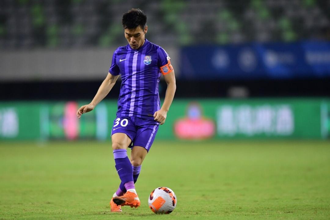 王秋明感受国足氛围期待展现自我,王秋明泰达足球场讲话