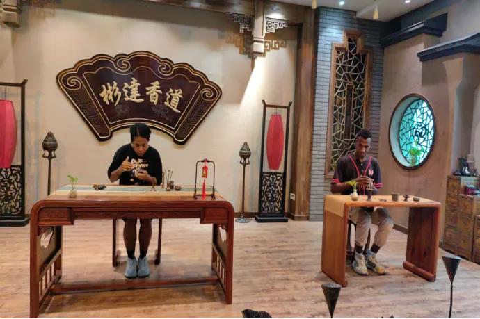 黎大一脉“香”传暑期实践队探访海丝非遗“永春香”生产基地