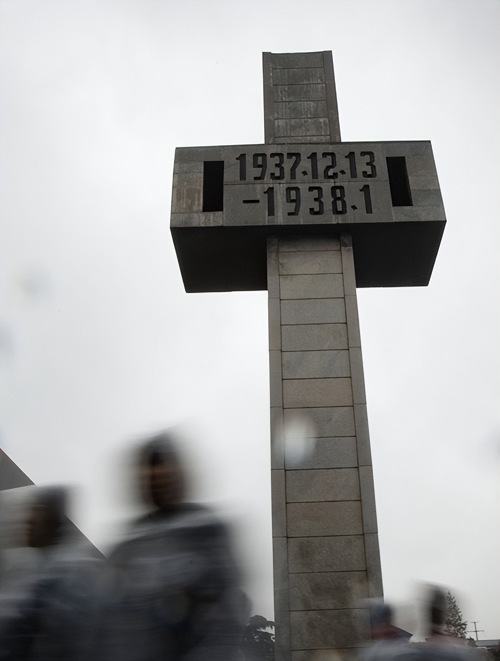 美国网友提问：中国为什么有那么多叛徒和汉奸？因为国人不爱国？