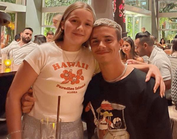 贝克汉姆大儿子丑,贝克汉姆年轻的颜值分析