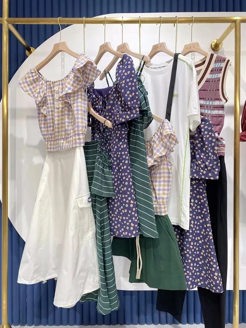 乐町女装最新款裙子,秋冬季新款连衣裙乐町