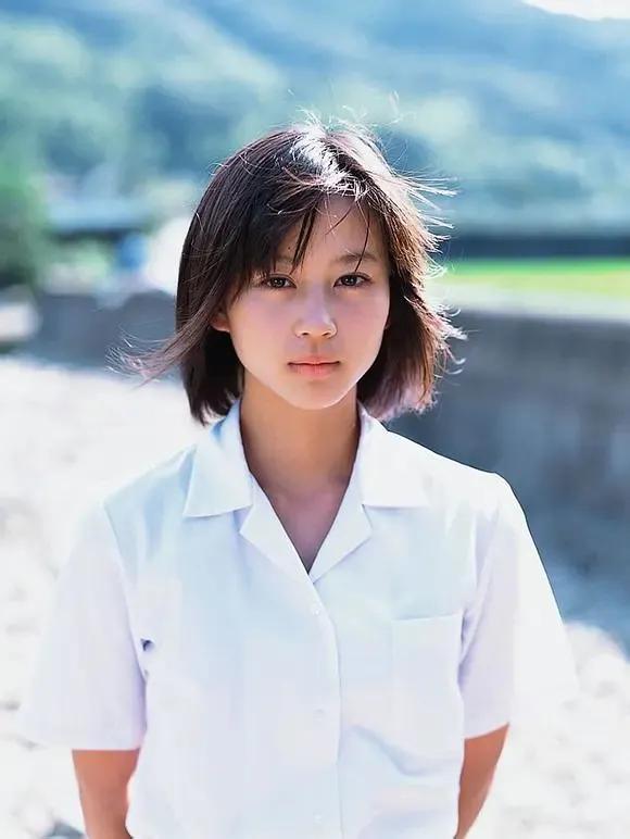 堀北真希年轻写真,白夜行堀北真希和绫濑遥