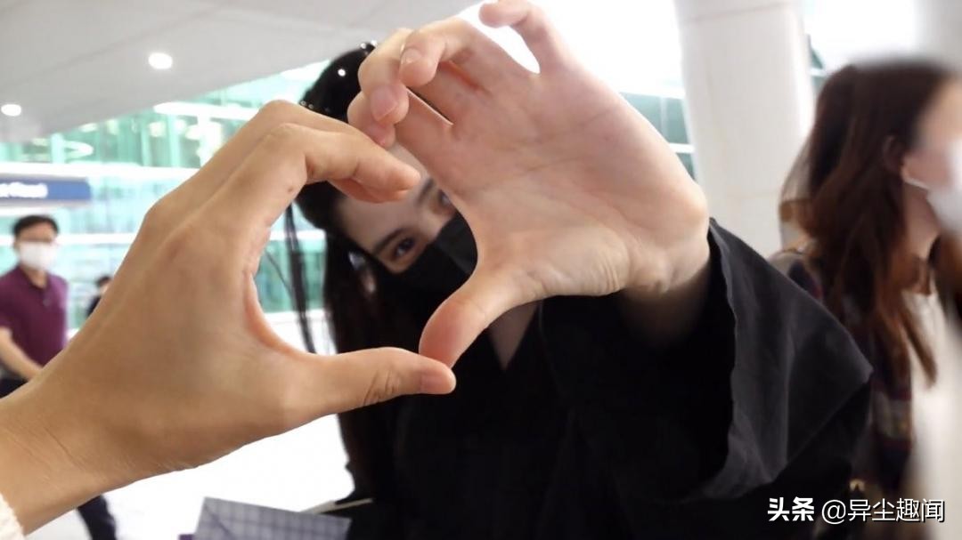 韩素希智秀同框,韩素希绝美瞬间穿搭