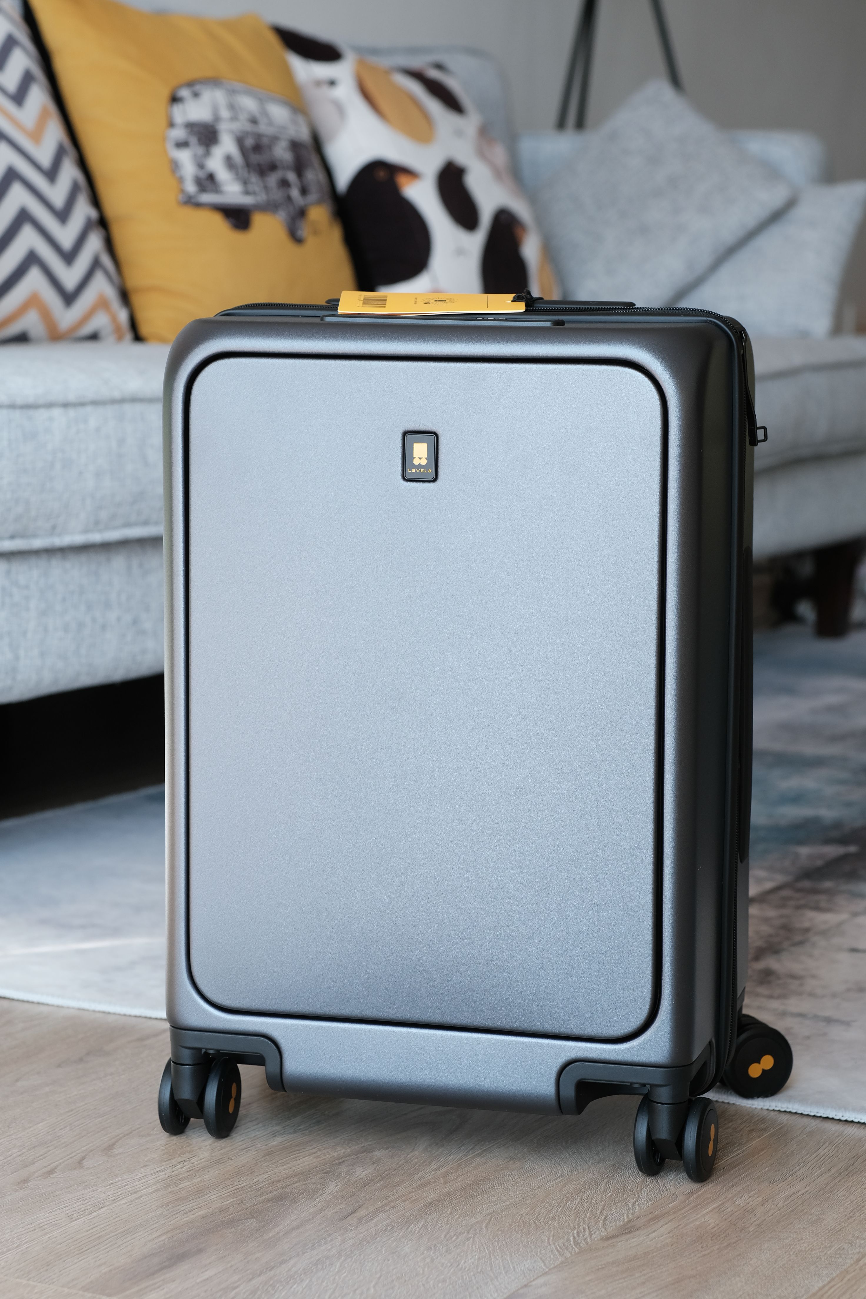 陪你走过人生四季，地平线8号ONETOUCH前开门行李箱测评