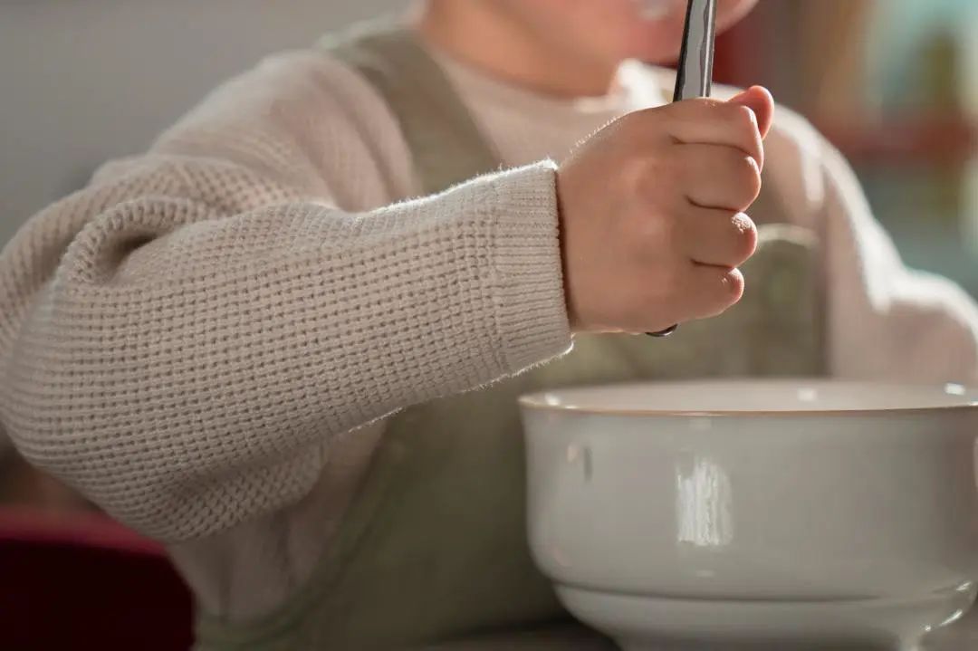 孩子吃饭做作业不专心磨蹭怎么办,7岁孩子吃饭磨蹭挨打不管用