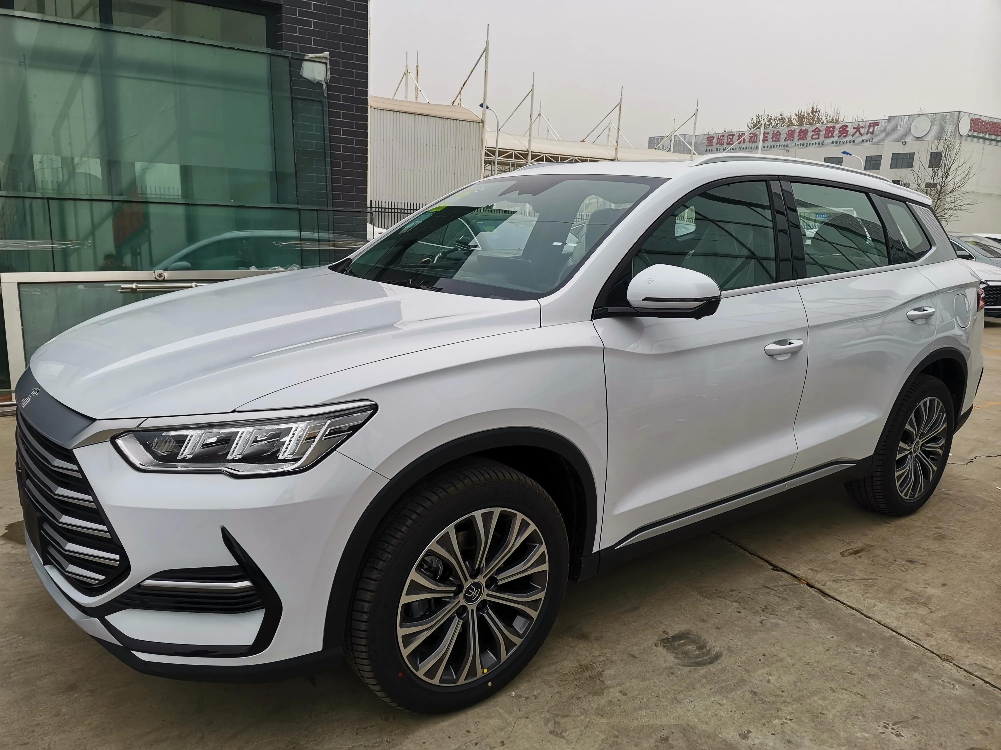 小年轻第1次买车买什么车,小白第一次买车适合买什么车