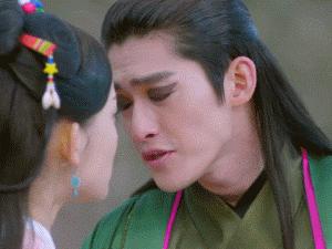 露裤衩引尼姑注意，猪脑导演画风独特！