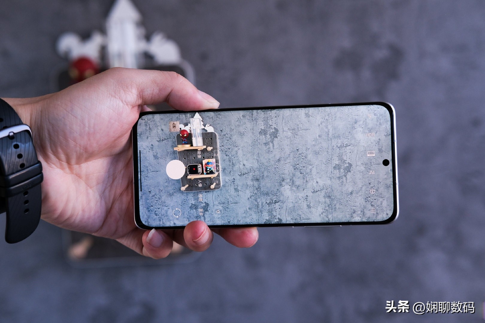 小米12S无奈离场，徕卡镜头+无线充电+经典小屏，骁龙8+依然能打