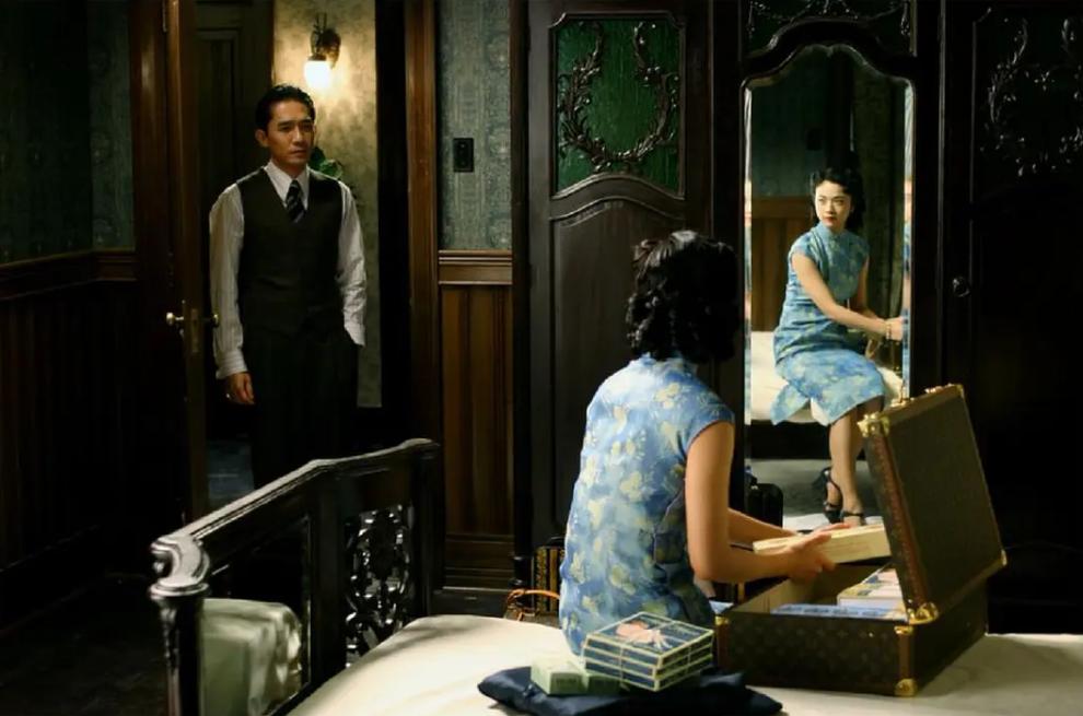 王佳芝这个傻姑娘,为了爱情丢了性命