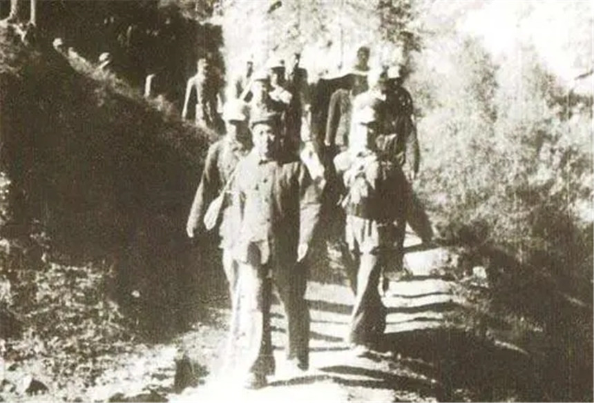 毛主席想参观佳县白云庙，李银桥强烈反对：“迷信”有啥好看的？