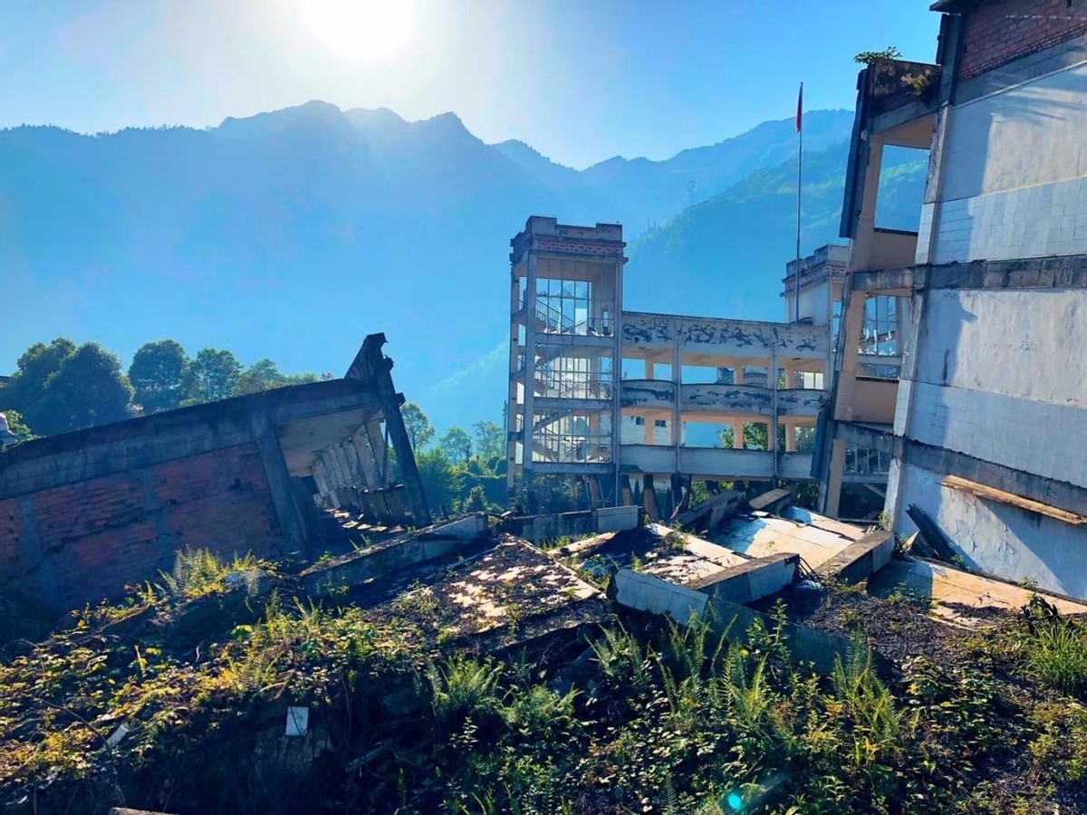 10年前的汶川照片,地震前和地震后的汶川县城老照片