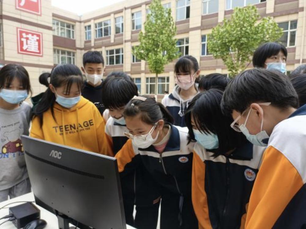 校园变身“科技王国”，激活师生的科技DNA