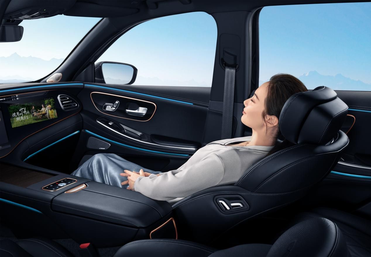 星途揽月国际版6座详细介绍,星途揽月国际版浅色内饰