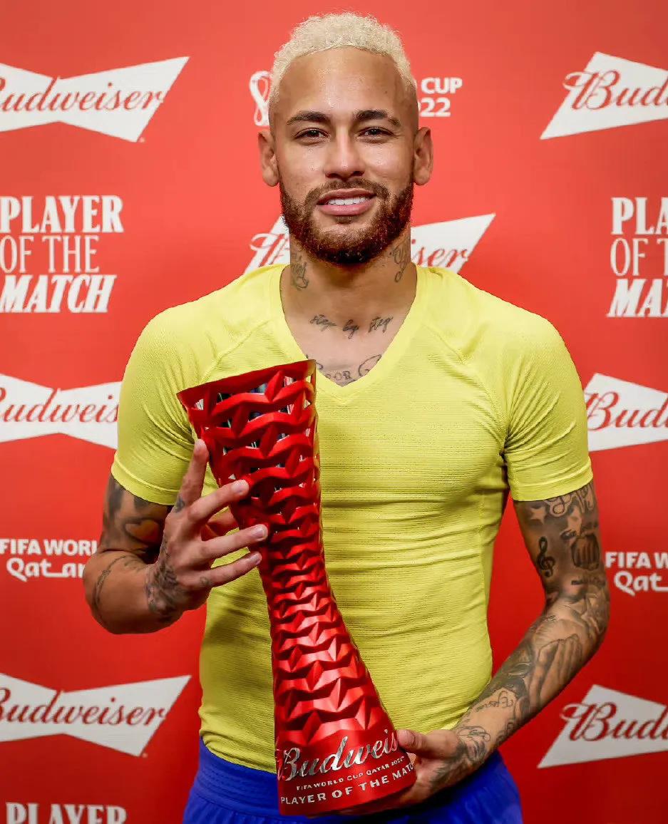 内马尔秀出了桑巴,内马尔展现桑巴之舞