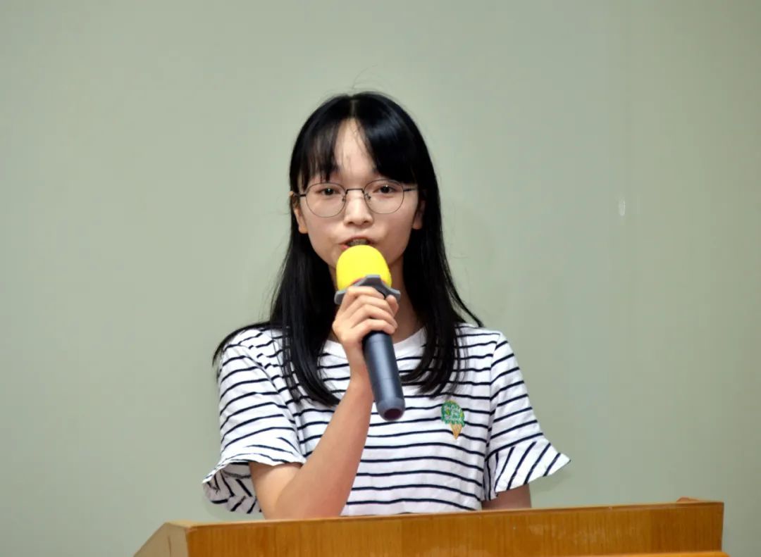 姣曚笟蹇箰闈掓槬钀藉箷,姣曚笟蹇箰鍦嗘弧缁撴潫