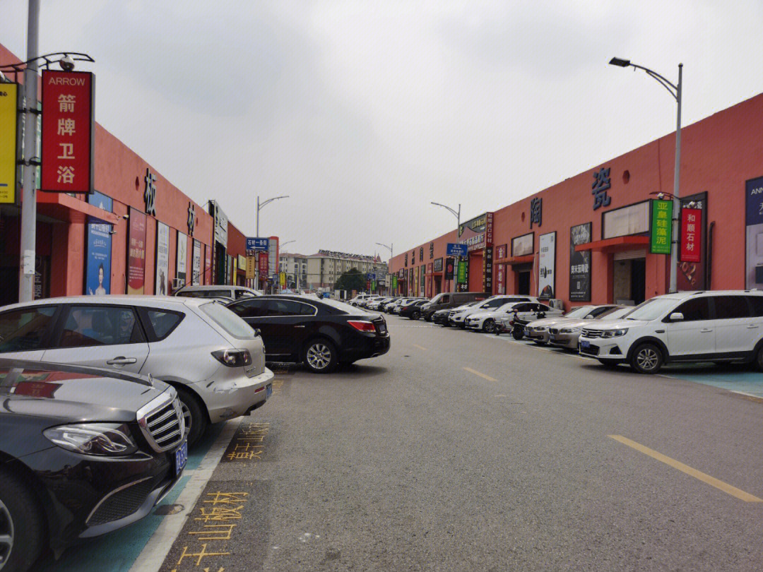 全屋定制比木工做柜子贵多少钱,木工打柜子和全屋定制有啥区别