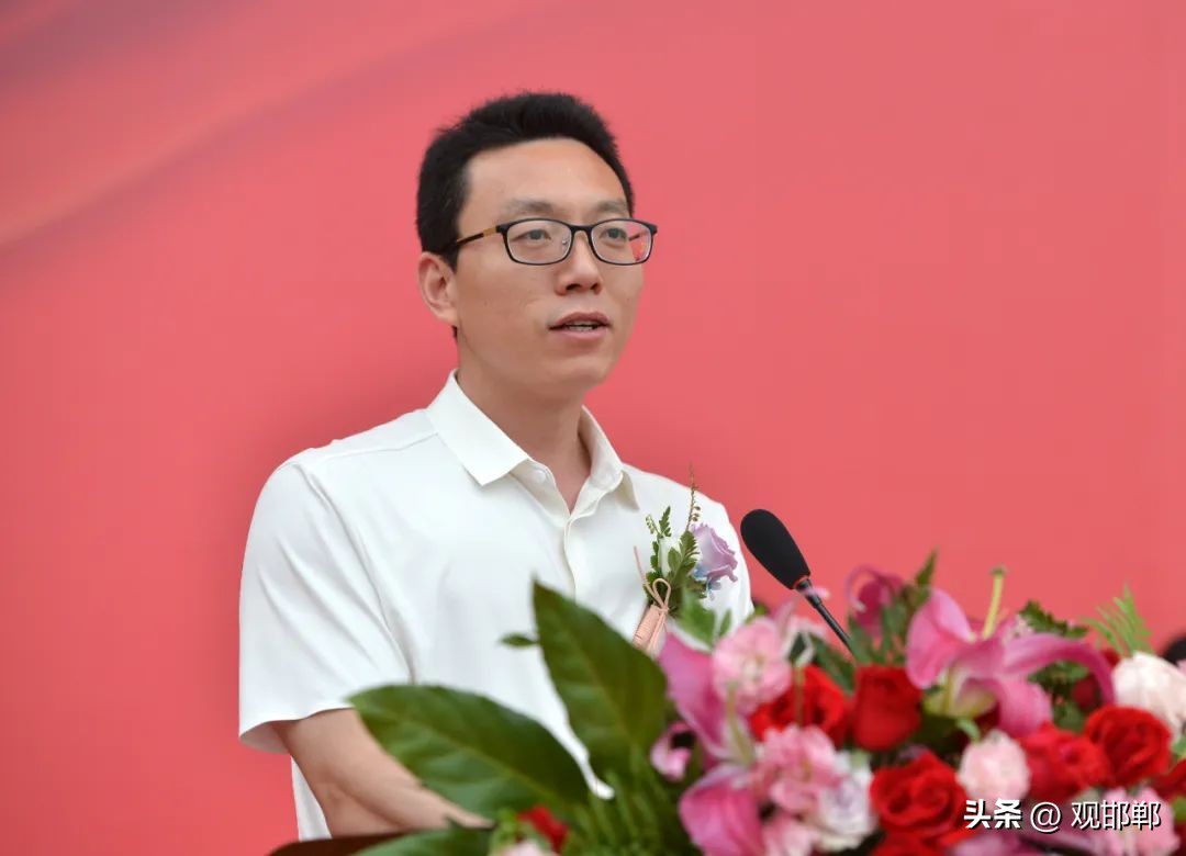 以爱之名育心成长主题活动,成人礼仪式学校举办