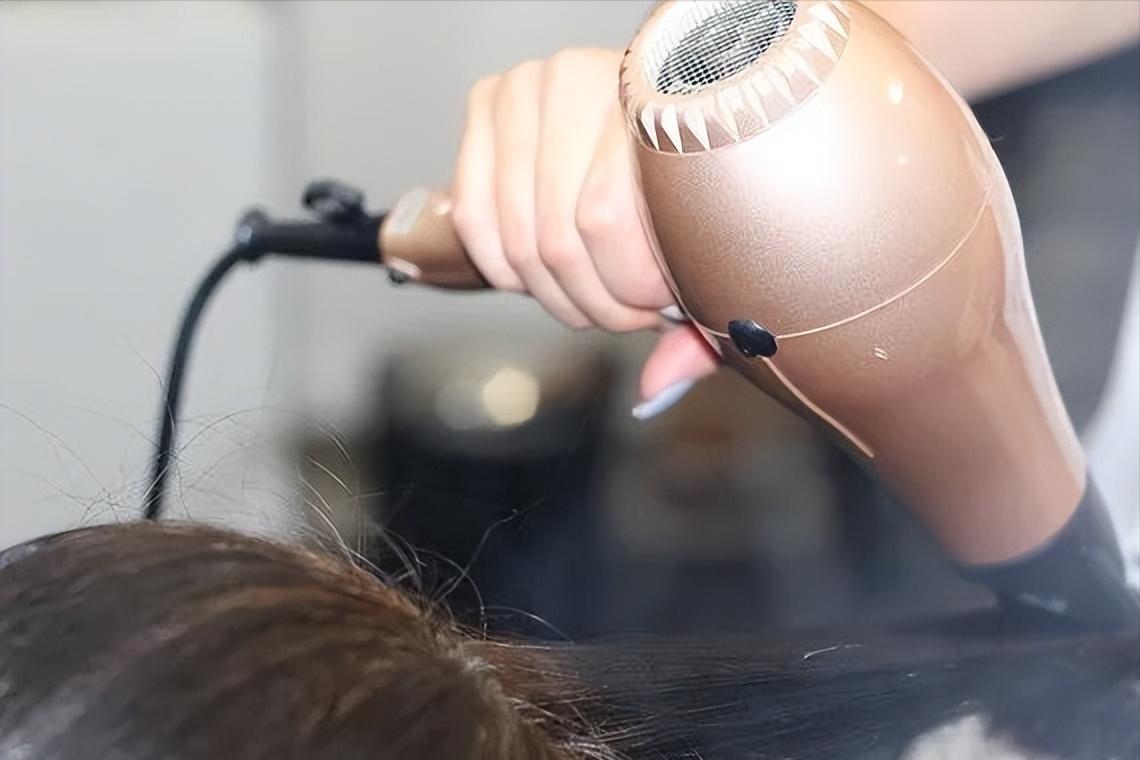 脚被鞋子磨起泡了怎么处理,解决鞋磨脚的技巧和方法