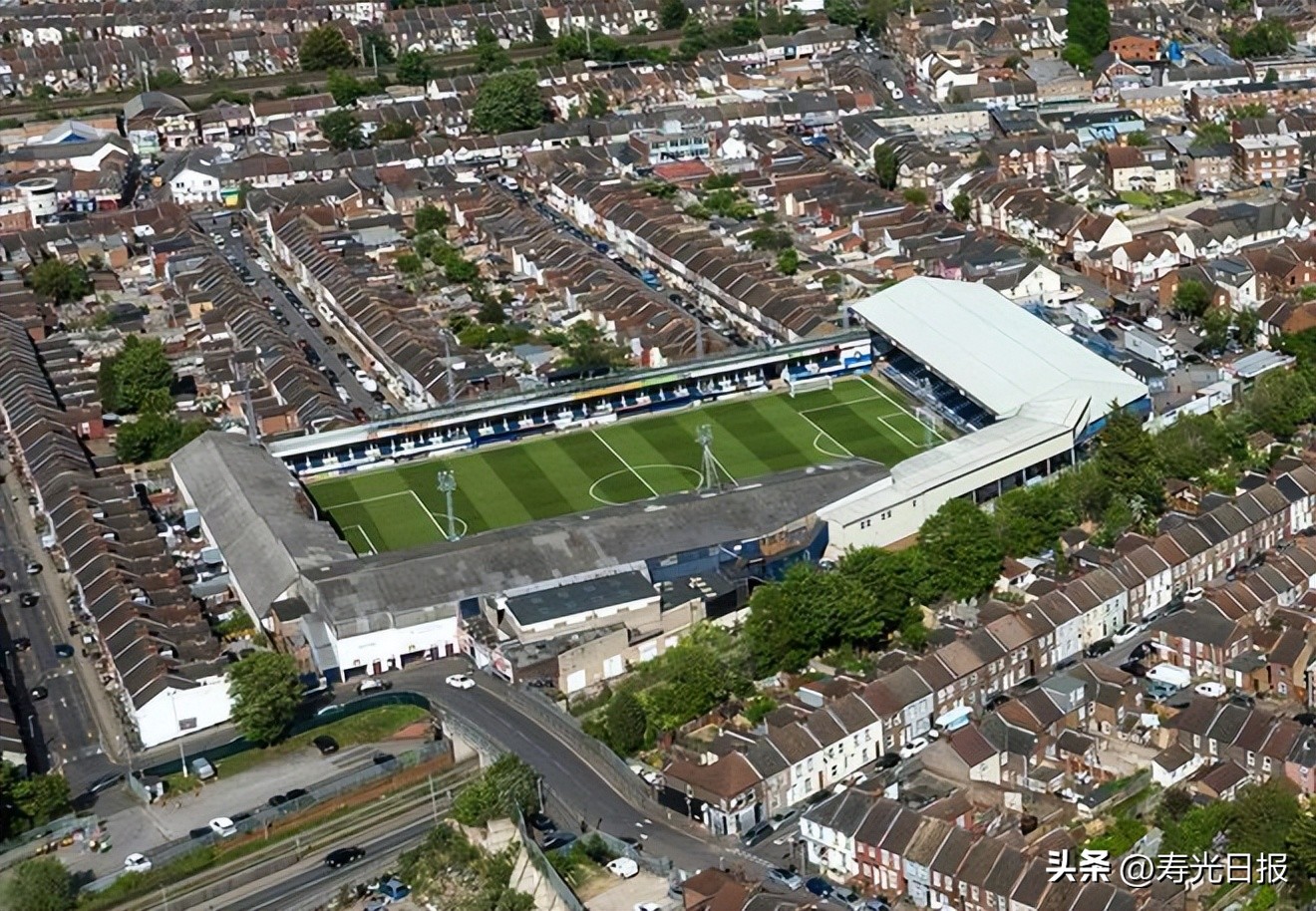 业余球队进英超,在业余球队踢12年