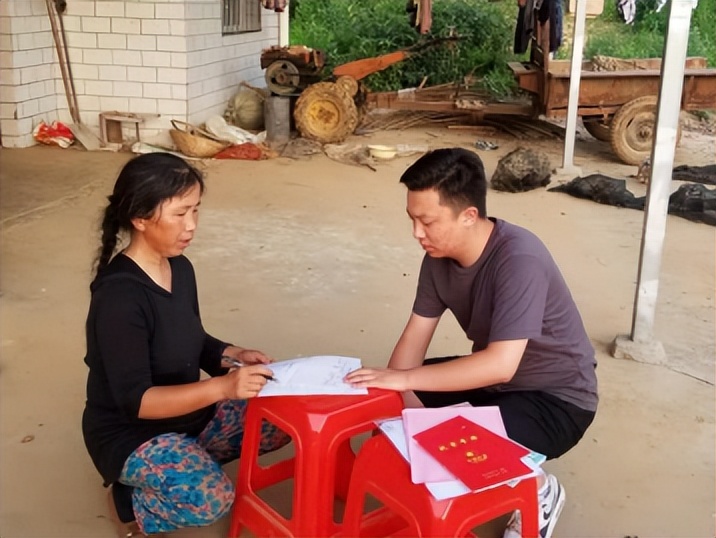 人才引进和选调生哪个发展好,人才引进和选调生哪个更好