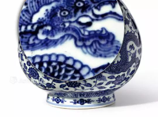 大清嘉庆香草龙纹官窑盘,清三代瓷器龙纹特征