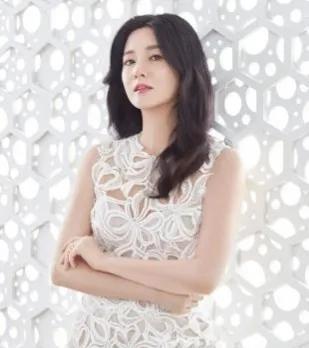 韩国演员李英爱的爱情,韩国演员李英爱的丈夫是干啥的