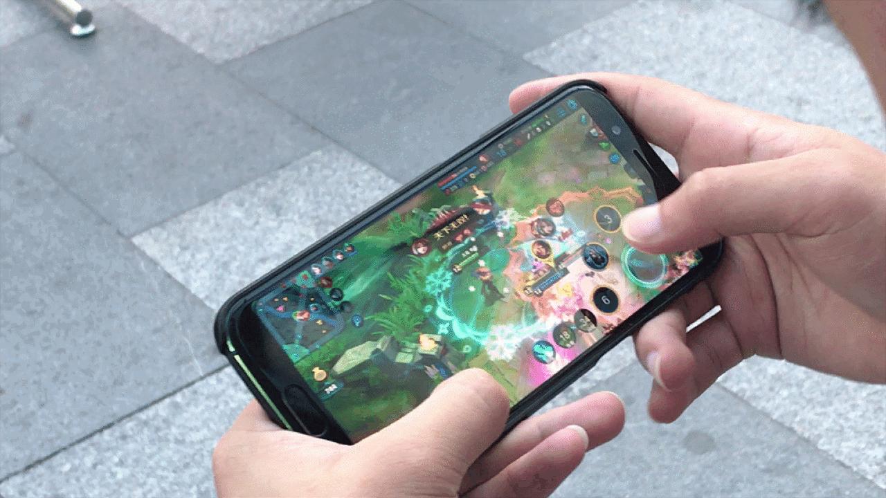 11岁男孩上课老癔症怎么办,11岁男孩得癔症家长该如何处理