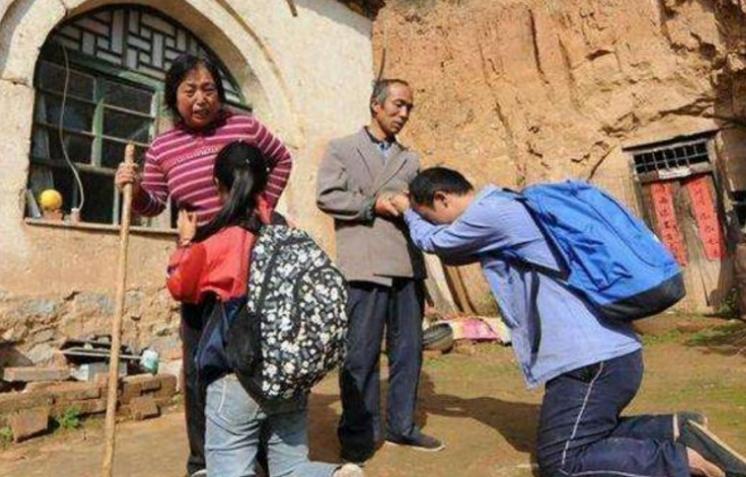 北大学生“家庭背景”大调查！结果出奇地一致，几乎没有三无家庭