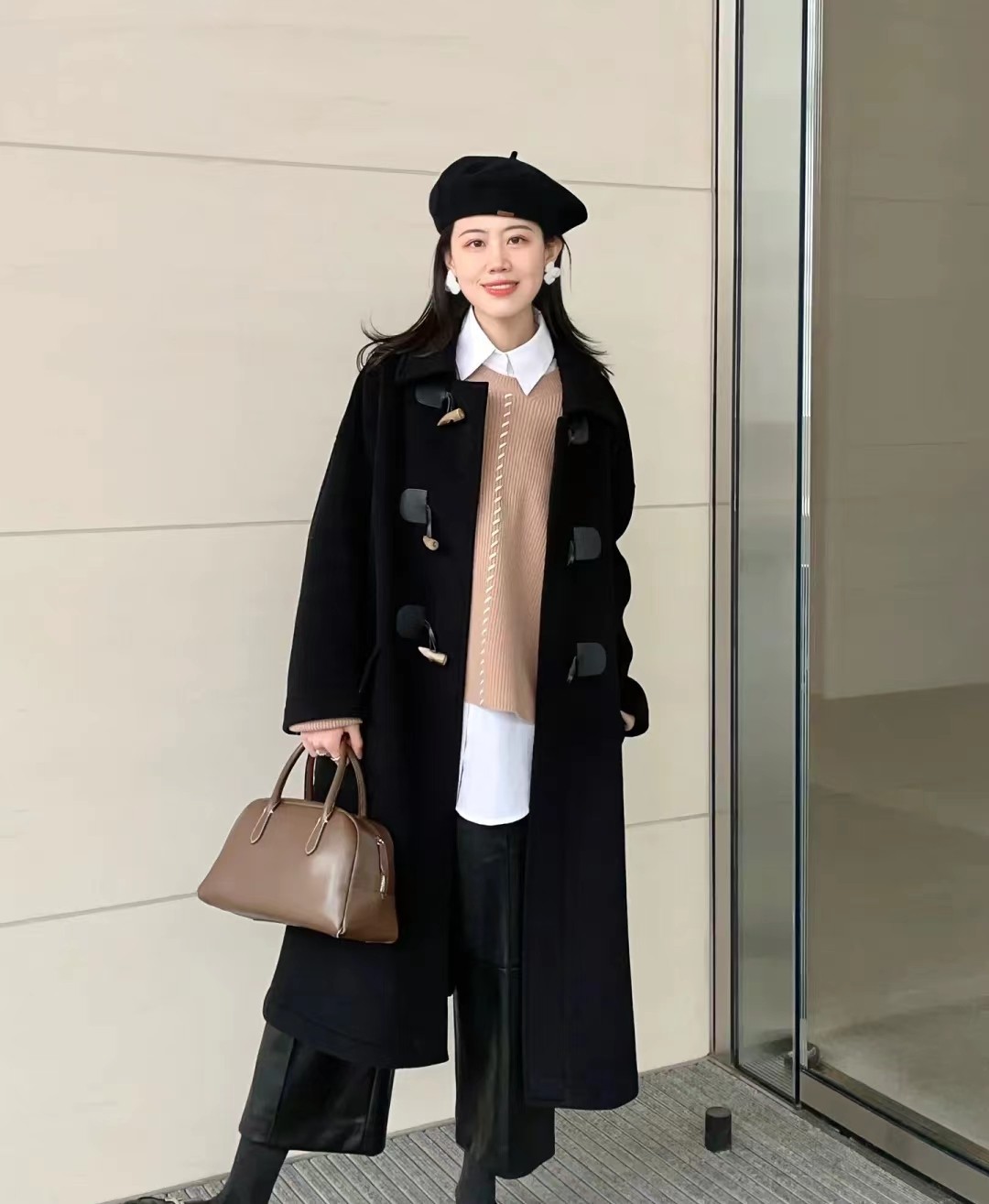 哈伦皮裤搭配羽绒服好看吗,皮裤穿搭冬季配羽绒服