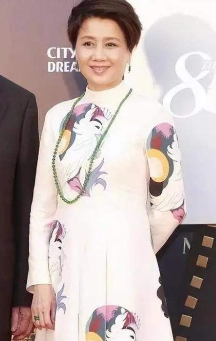 赌王戴奢华翡翠 (赌王三太的珠宝首饰翡翠)