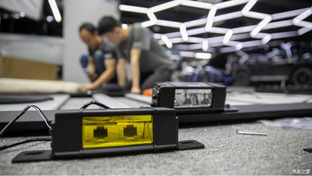 卫士越野顶灯,卫士专用顶灯