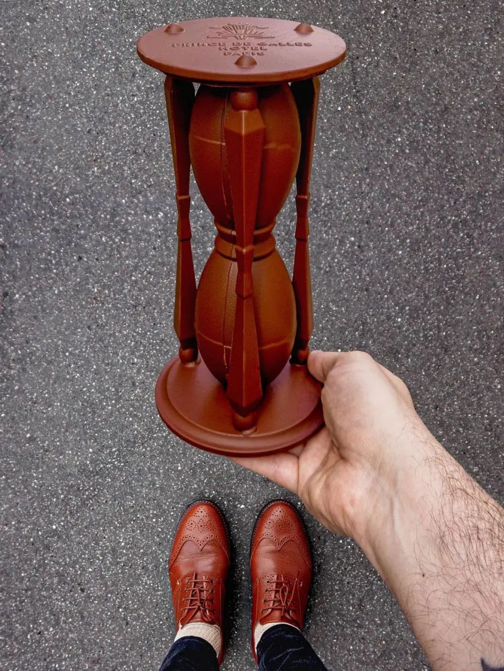 跟着「鞋子哥」逛巴黎甜品！每双鞋都适配！还能这么拍！