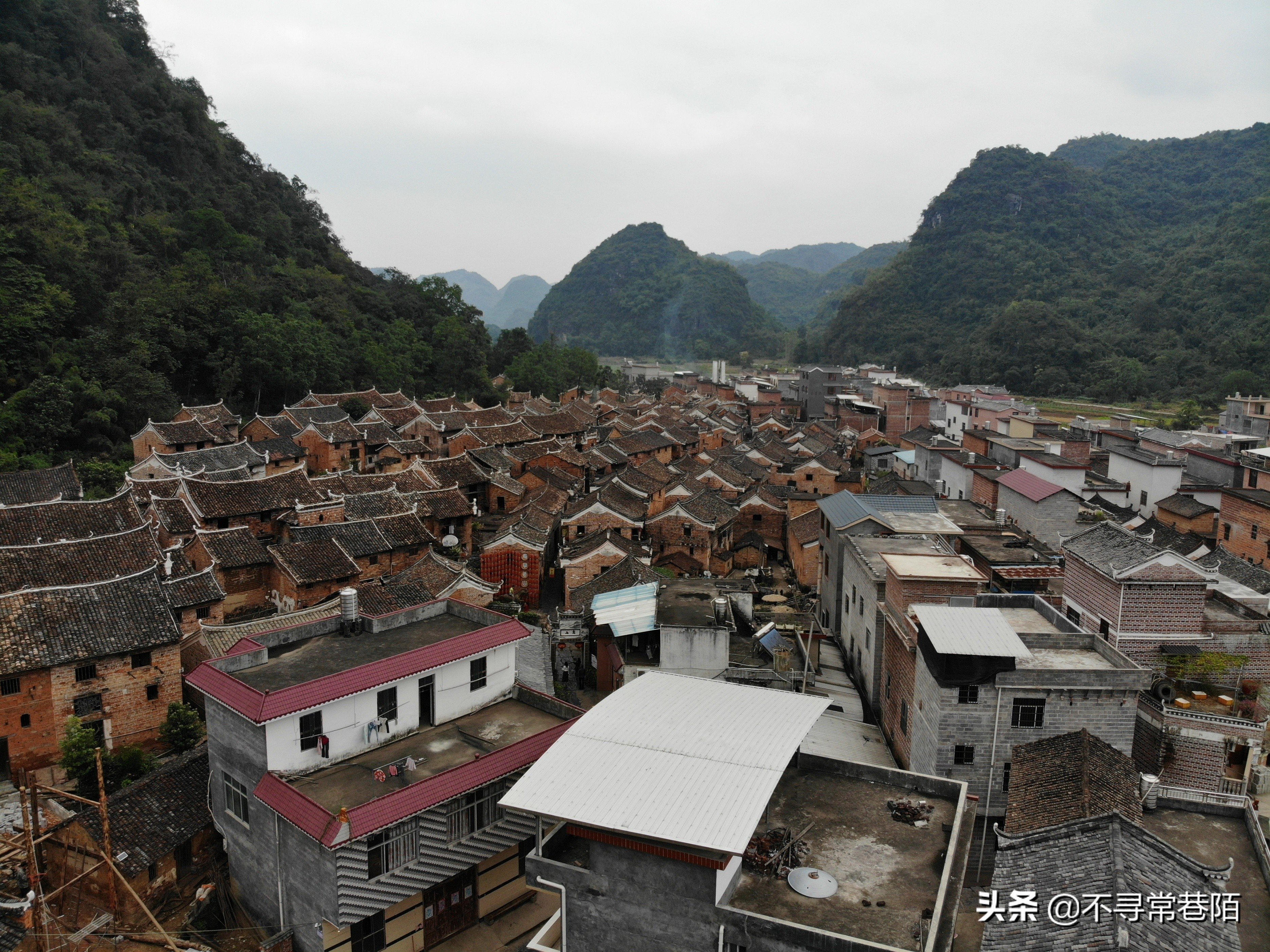 这里有许多历史悠久的古镇,从历史中走来的古镇