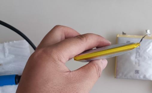 笔记本电池鼓包需要拆卸吗,笔记本电池鼓包怎么更换