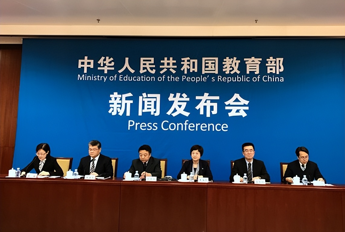 西安小学校服一般多少钱,西安小学校服收费标准是多少