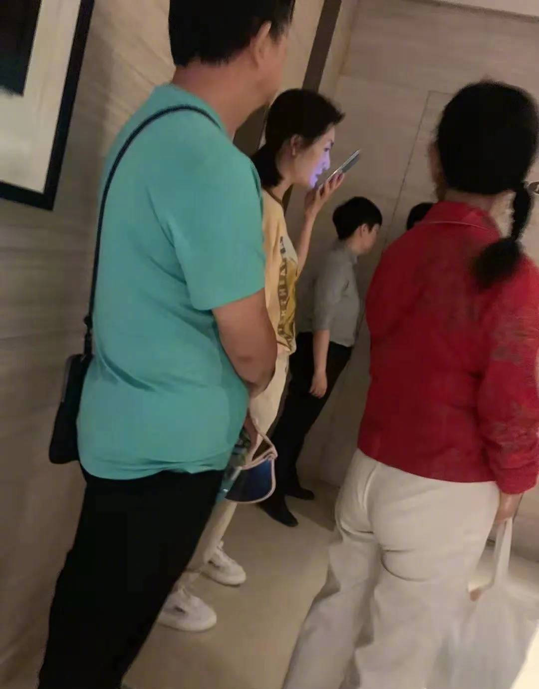 律师谈谢娜张杰买房跳单事件,张杰谢娜夫妇回应买房跳单