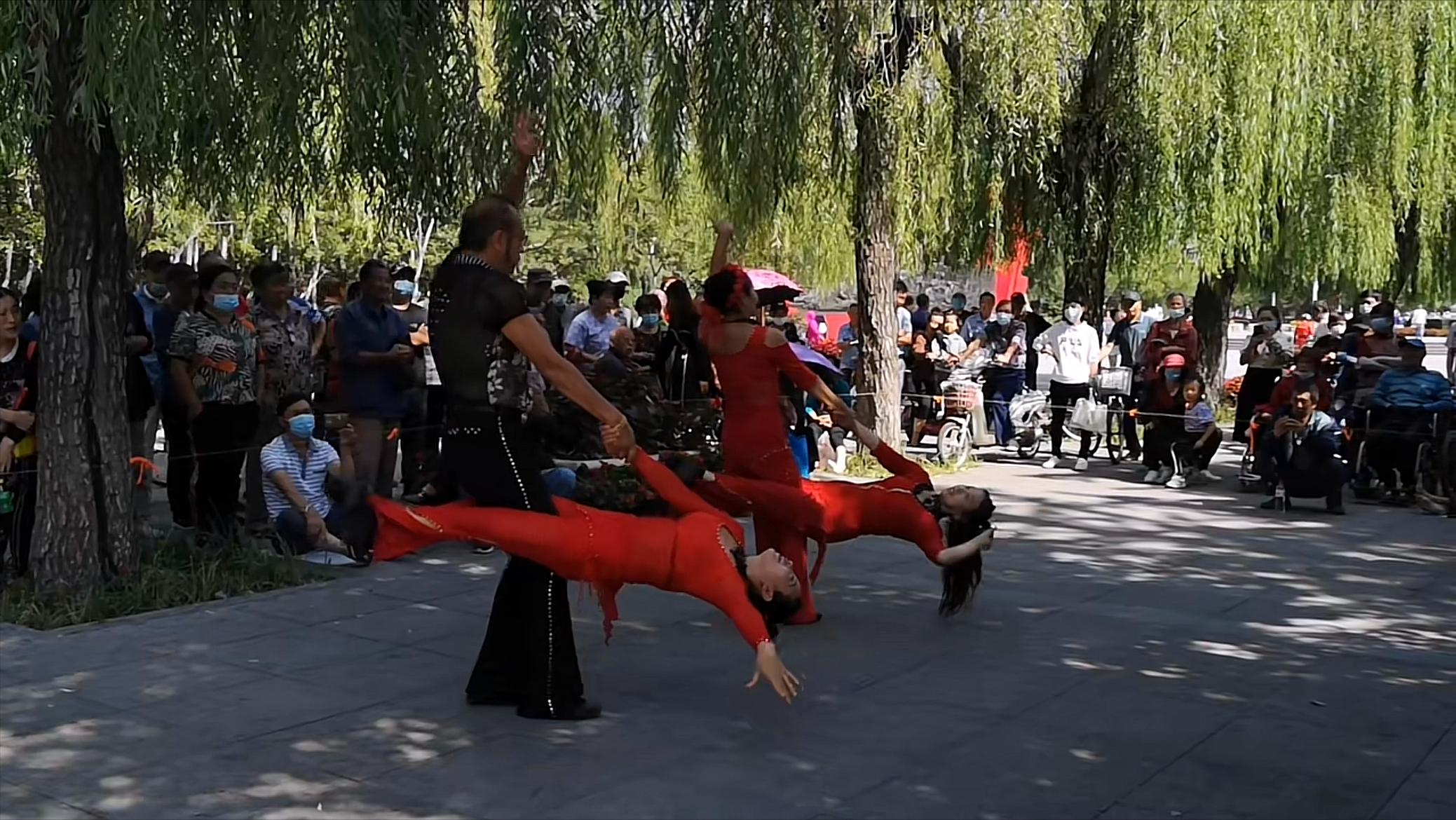 沈阳公园老人群魔乱舞打架,整治沈阳劳动公园群魔乱舞