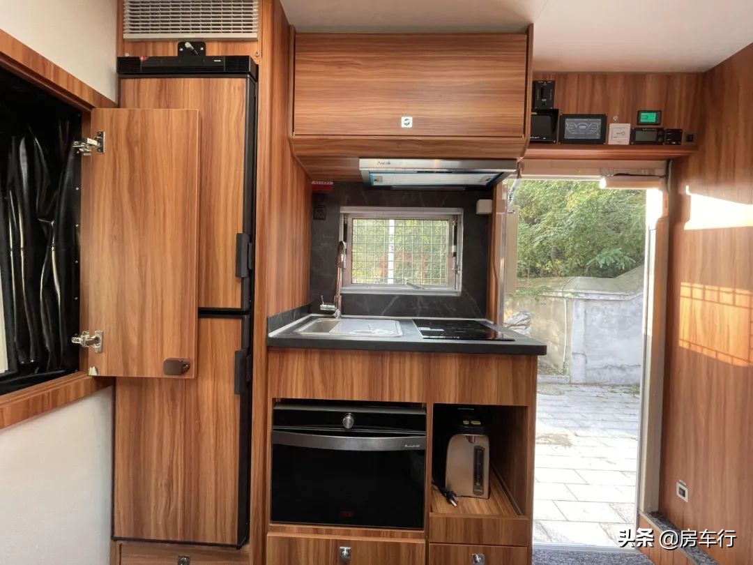 价格低的b级越野房车,顶级超重型越野房车蓝牌