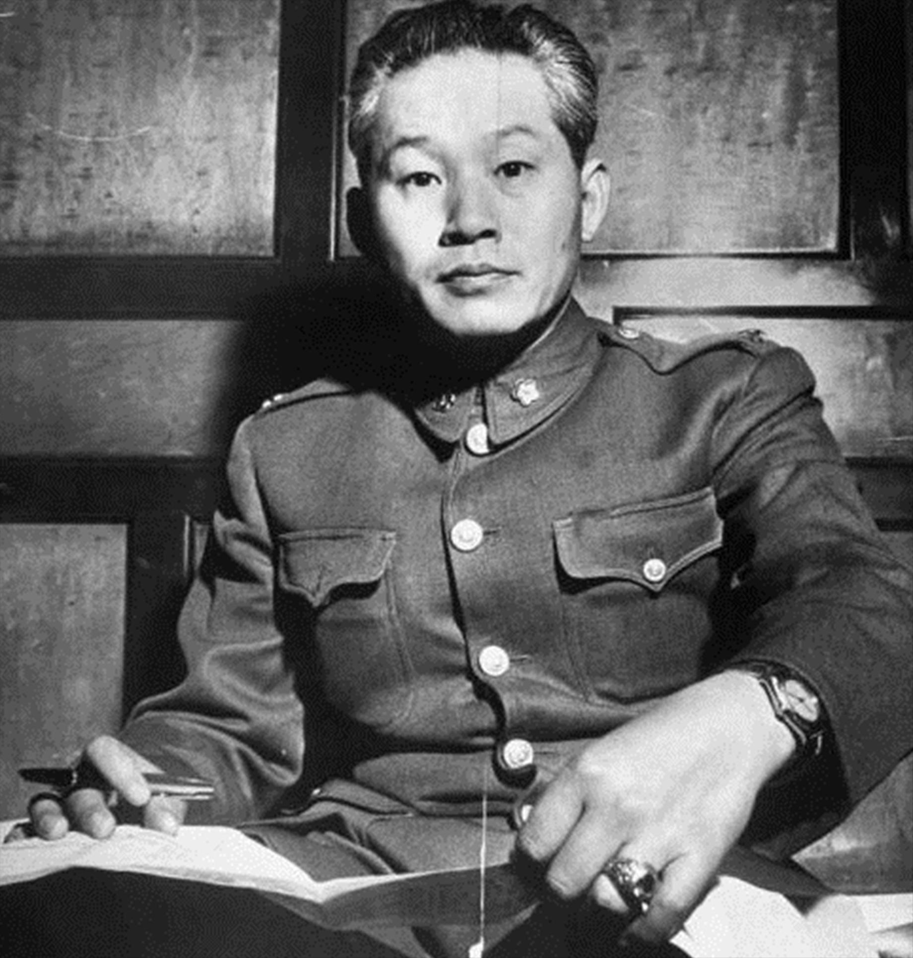 蒋介石晚年想和平回归，毛主席承诺：你儿子可以当台湾省长！