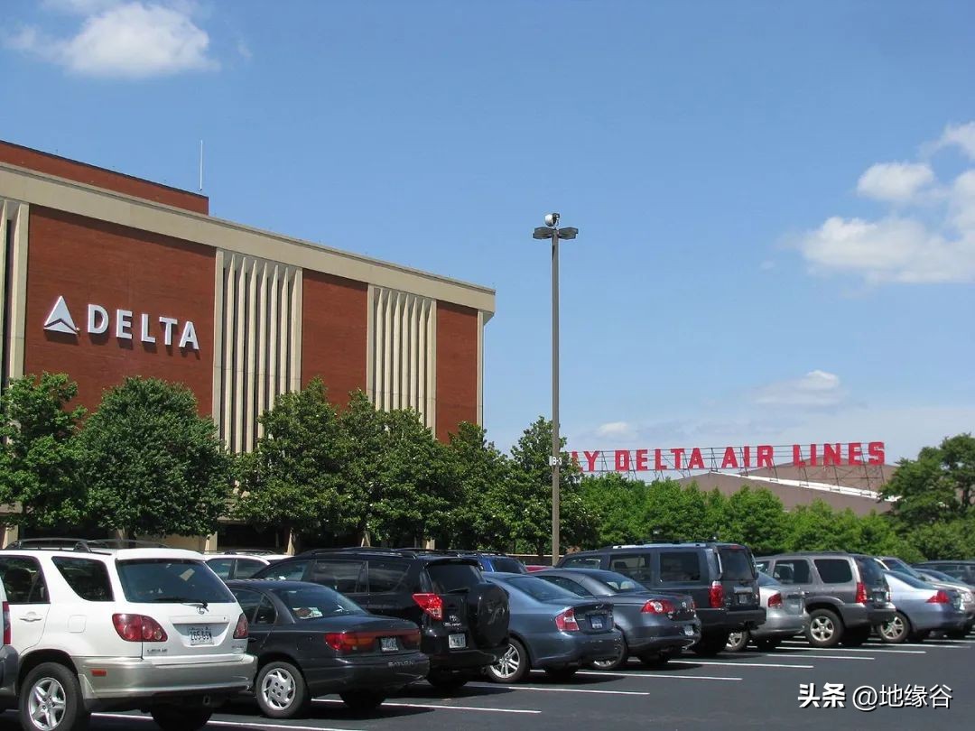 美国机场为啥那么多跑道,美国机场最新消息