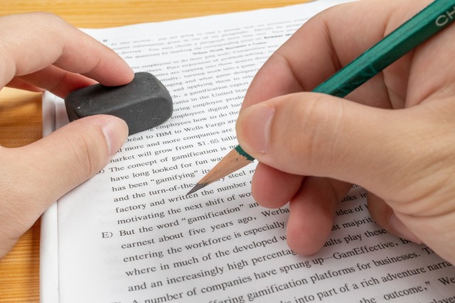 平时做题还行一考试就很差劲,平时做题很好考试很差怎么回事