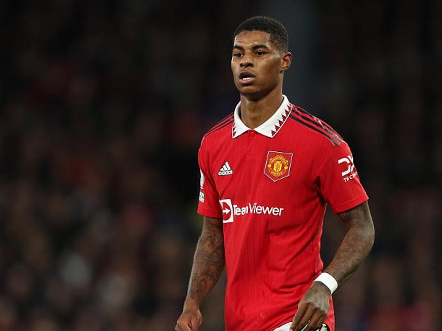 c罗曼联反攻冲刺空位却未接到球,c罗年轻曼联1v4突破禁区