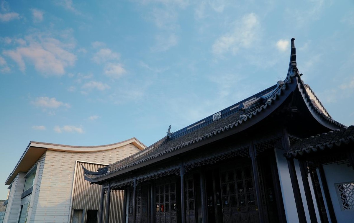 DIESEL2023春夏系列限时快闪店登陆苏州仁恒仓街