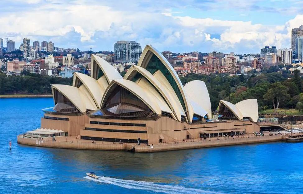 美国英语跟英国英语区别大吗,可以了解的国外各地英语