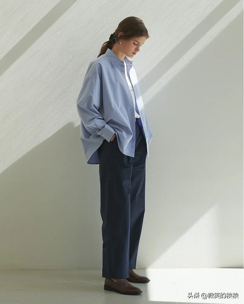 夏天想要衬衫穿的显高又高级,这个夏天穿蓝色衬衫更时髦
