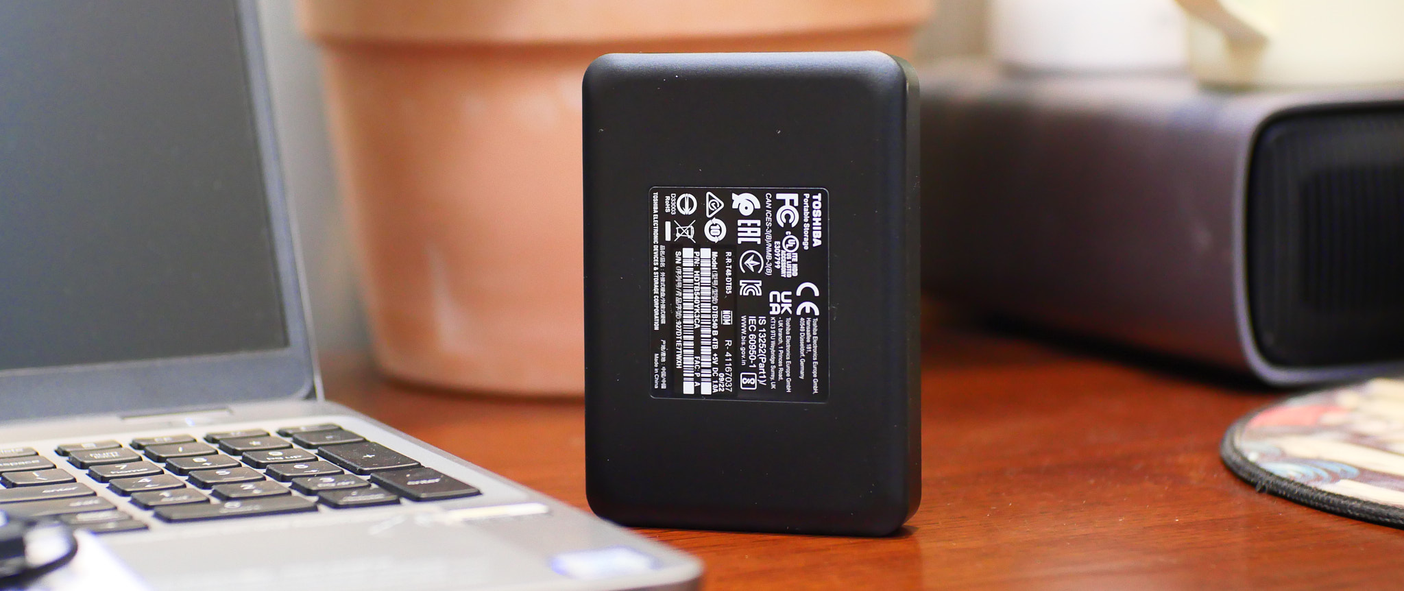 小体积大容量，4TB的超大数据也能装入口袋东芝4TB旗舰A5移动硬盘